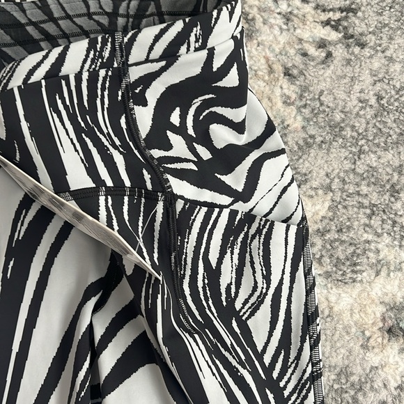 Lululemon Swift Speed High Rise Leggings 28” - Picture 5 of 12